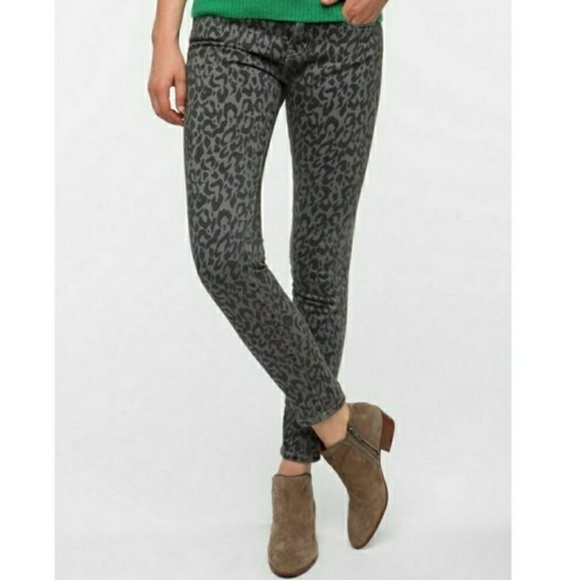 UO BDG leopard high rise cigarette ankle jeans 25 - Picture 1 of 6